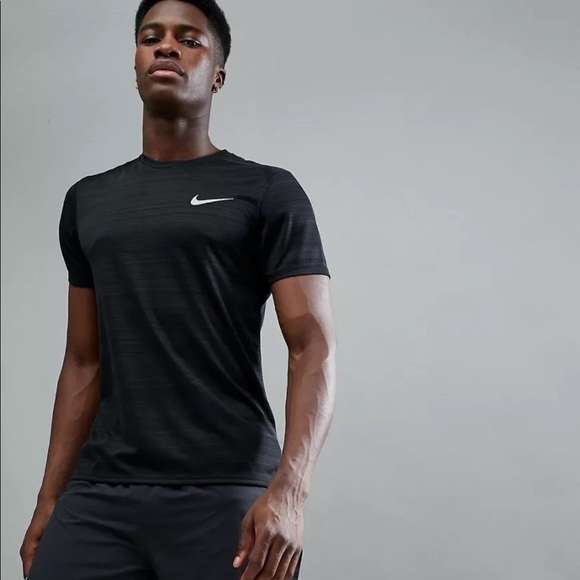 Men’s Nike Running Dri Fit T Shirt Men’s Nike Running Dri Fit T Shirt
